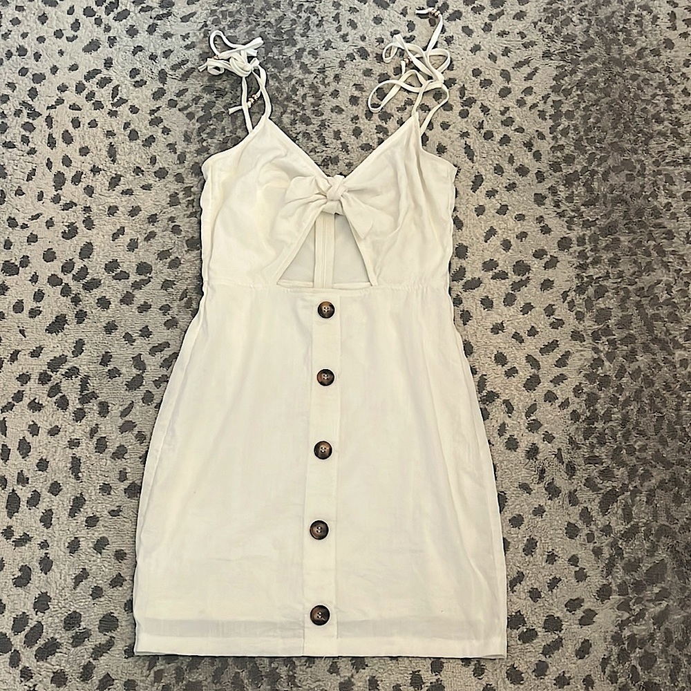 Women's Blue Blush casual white dress. Size small